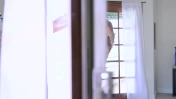 Stepmom Julia Ann Teaches Petite Stepdaughter Daa Skye the Art of Lick and Play