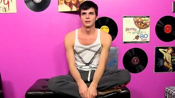 Twink has an amazing jerks off meeting showing h