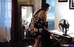 Elexis Monroe gives in to Kyler Quinn and gets heated by lust