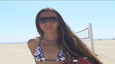 Pillowgirls - Four beautiful sluts after a morning on the beach take a shower with squirt