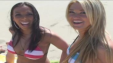 Pillowgirls - Four beautiful sluts after a morning on the beach take a shower with squirt