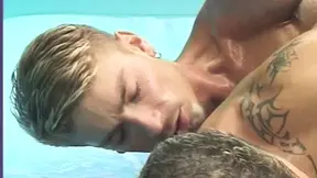 muscle latino fucking in the swimming pool outdoor exhib