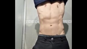 Reci&eacute_n a esta hora me saco la ropa del laburo...