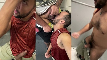 orgia de sexo gay latino só desconhecidos, sem camisinha no banheiro da Rodoviária. - Ep03