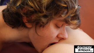 Elio Pjatteryd jerks off while enjoying a steamy blowjob