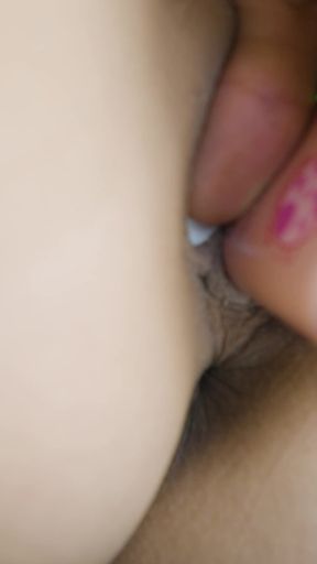 Amateur GF gives a funny bizarre smoking session with her pussy lips