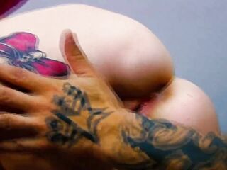 pink hair hotty sucking and banging