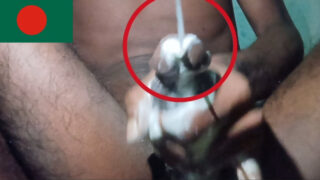 Indieni gay cu pula mare, în 69, și o fute cu o prietenă neagră, cu păpuși sexuale