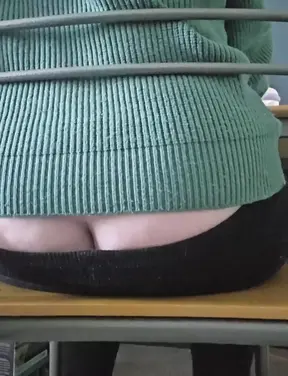Buttcrack girl
