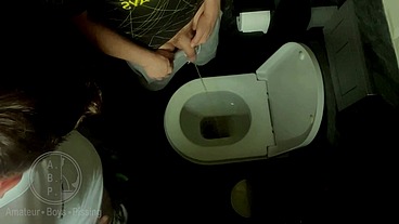 Amateur boys peeing together