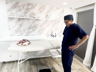 Gynecologist examines the spacious twat of his curvy Colombian mother I'd like to fuck patient with his large wang.