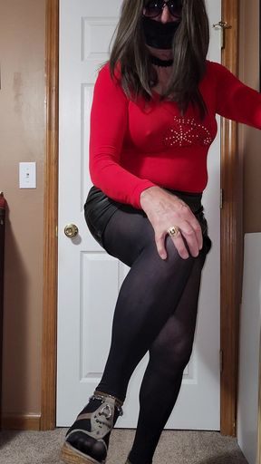 Cd, I masturbate and cum on my nylon pantyhose.