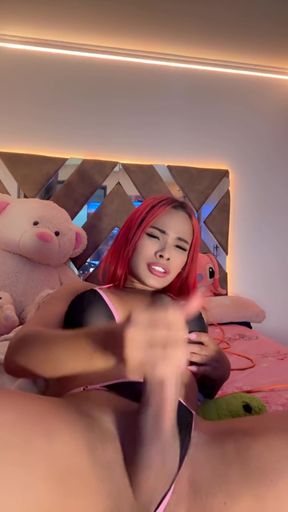 Amateur GF gives a blowjob