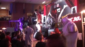 un mec hetero devient bisexuel et baise un mec et sa meuf