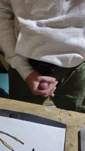 Jerking in the workshop until cum