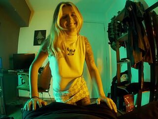 Petite 18 yo Blonde Intern Twerking and fucking coworker after Work - Bitch Coin