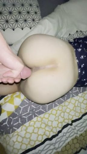 I lift her dress and fuck her quickly, I put it all over her ass !