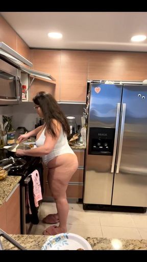 Kitchen Solo Cum Show