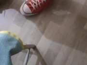 Je remplis ma converse de sperme