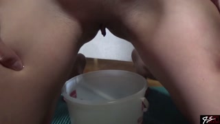Girl Pissing in a Bucket and Sucking Big Cock - Peeing CIM Blowjob - Hot Couple - Jamie Stone