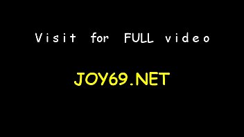 Solo gal rubs love tunnel thoroughly