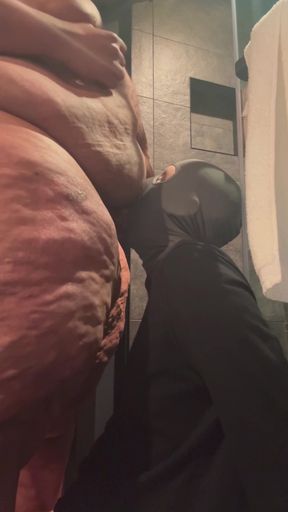 Using a White Subs Throat and Face