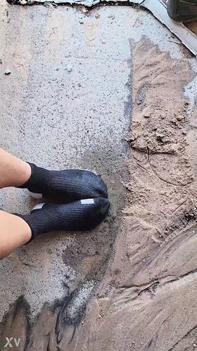 piss in an underpass