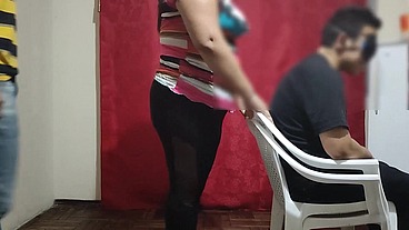 Le pagamos 100 $ a una pareja de casada para jugar el juego del test a ver si adivina que tienen en su boca la chica le poner los cuerno con el modelo del juego terminan follando parte 2/2