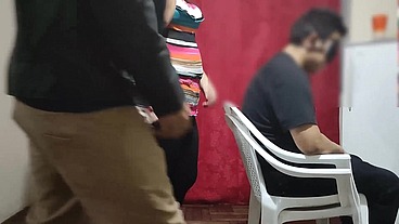 Le pagamos 100 $ a una pareja de casada para jugar el juego del test a ver si adivina que tienen en su boca la chica le poner los cuerno con el modelo del juego terminan follando parte 2/2