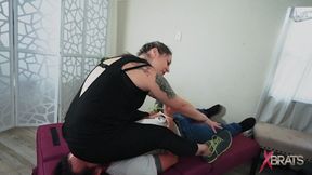 Aubree - Facesat under my Sweaty Gym Ass! - HD 1080p MP4