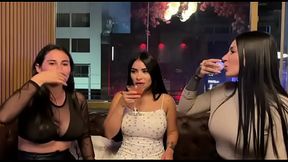 ORGIA BISEXUAL - 3 chicas follan despues de salir de discoteca en MEDELLIN (colombianas hot)
