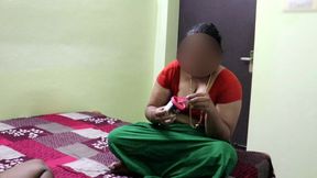 Desi Aunty After Fucking Resting & Eating Snacks & Icecream Spill Sucked on Breast