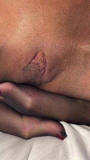 Yes, I Can Rub My Pussy in Seamless Pantyhose with My Feet