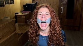 Lola’s gag escape challenge