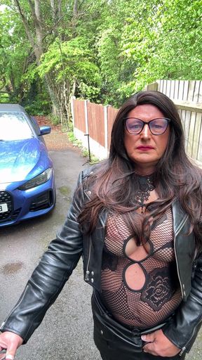 Sexy Crossdresser Kellycd2022 in black sexy body stocking and heels