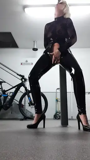 Blond MILF Julie squirts all over in the cellar