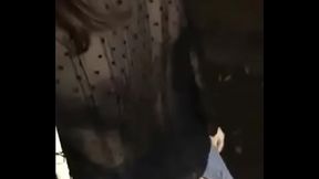 Daniela nos manda su v&iacute_deo paseando por las calles de Guayaquil con su filia de exhibicionista.