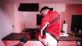 ”Anani6: Making Lube & Fisting Tutorial with Axel Abysse”