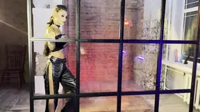 Tattooed rock star Monika Fox gets double penetration in the shower