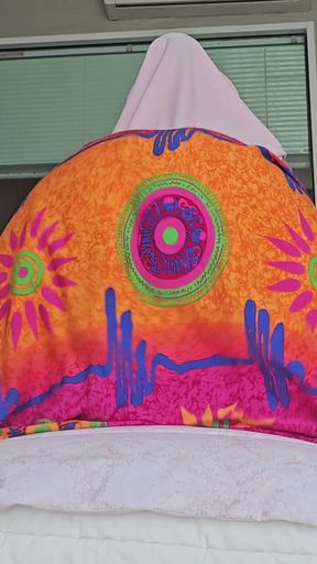 Unforgettable moment from &quot;A hijabi girl twerking in slow motion.&quot;