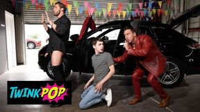 Horny Twink Joey Mills Gets Spit Roasted By Hunks Reese Rideout And Dom King