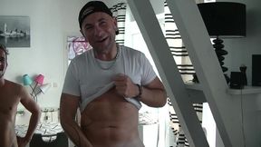 2270 baise au jus dans la piscine par mon potej adore sucer et me faire baiser...
