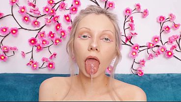 Blonde babe gives a deepthroat Creampie with Cum Swap