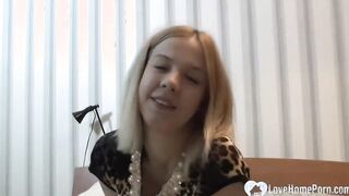 sexy date loves gets cum over herself