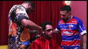 corte na frente pica a tras