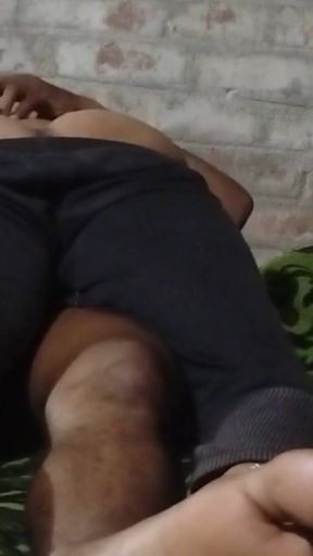 Desi sister-in-law gave a massage and brother-in-law scolded   Clip 1