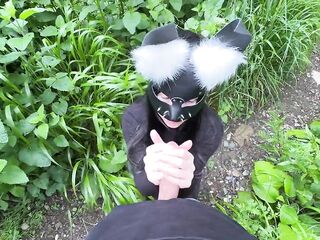 I caught a stranger masturbating and gave him a bewitching oral-job-job in the park.