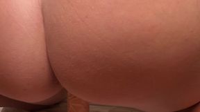 MILF with a perfect ass has not fucked for a whole year and rubs pussy in the locker room