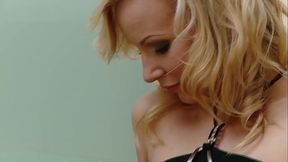 Stunning hot Blonde !