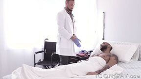 Ebony stud Jaxx Maxim pounds his doc Michael Roman